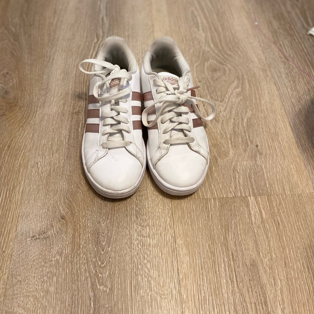 Adidas cloud foam shoes